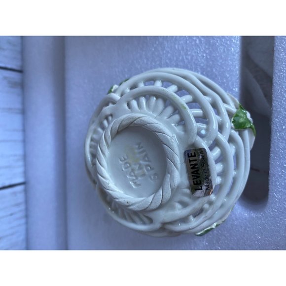 Vintage Porcelain Levante Made in Spain small ceramic woven basket - Picture 10 of 12